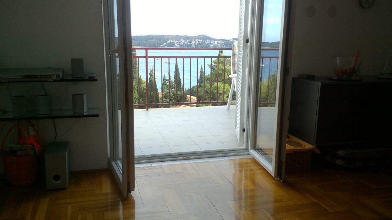 Lambrisa Apartment โตรกีร์ ภายนอก รูปภาพ