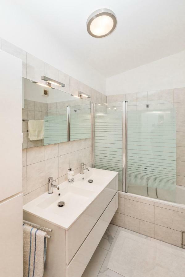 Lambrisa Apartment โตรกีร์ ภายนอก รูปภาพ